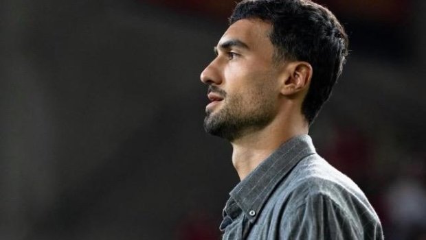 Mahirə görə iclas oldu - Niyə oynamır?