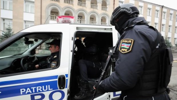 Sosial evlərdə mənzil almaq adı ilə vətəndaşları aldadan şəxs TUTULDU - FOTO