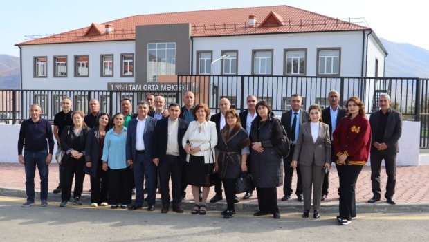 Xocalı məktəbinin məzunlarının 35 il sonra ilk görüşü keçirildi - FOTO