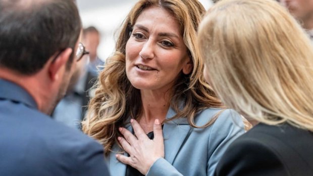 Niderlandda ermənipərəst siyasətçi qadın təhlükəsiz yerə təxliyə edildi - FOTO