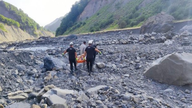 Dağlıq ərazidə köməksiz qalan şəxs belə xilas edildi – VİDEO