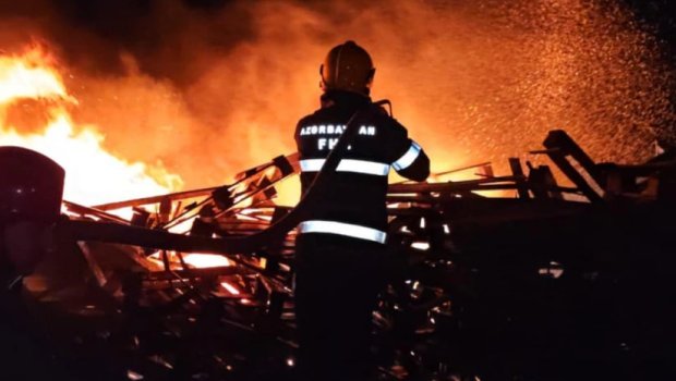 Binəqədidəki güclü yanğın SÖNDÜRÜLDÜ - VİDEO