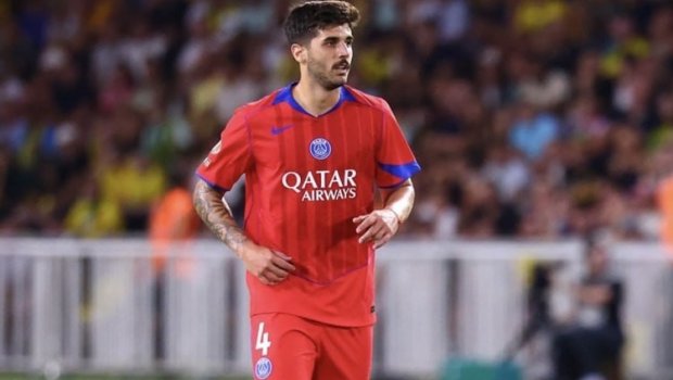 PSJ-nin hücumçusu komandadan ayrılmaq istəyir