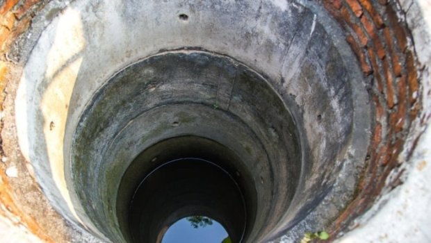 Quyuya düşən şəxs belə xilas olundu – FOTO