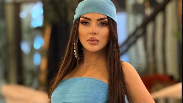 Vəfanın ifası zamanı kişinin baxışları gündəm oldu - VİDEO