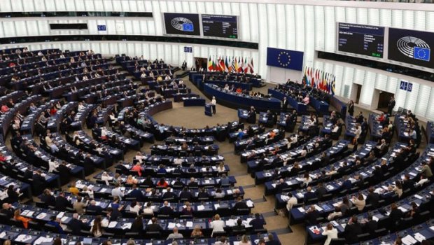 Avropa Parlamentinin deputatı necə rus agentinə çevrildi? - FOTO