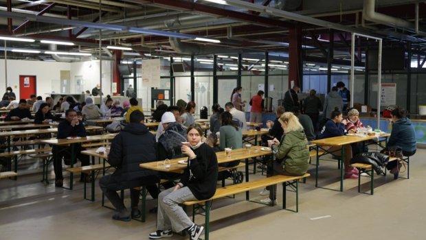 Almaniyada olan ukraynalı qaçqınlaraPİS XƏBƏR - Ən böyük mərkəz bağlanır