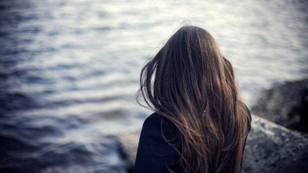 Azərbaycanda DƏHŞƏT: Sabiq direktor azyaşlı qızının pornoqrafik görüntülərini YAYDI