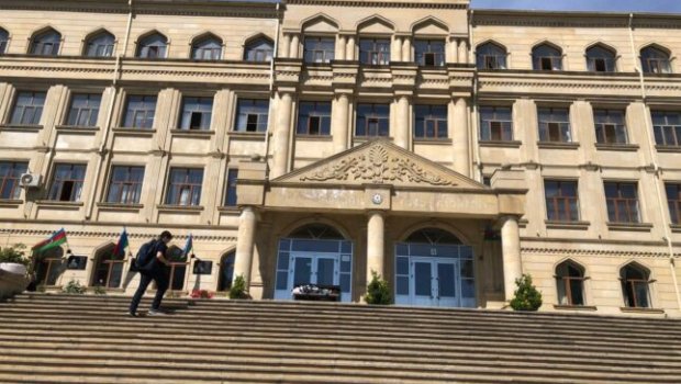 Bakıda müəllimlər dərsə girmədilər - Kütləvi narazılıq