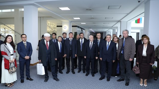 Mərkəzi Elmi Kitabxanada yeni elektron zalın açılışı oldu - FOTO