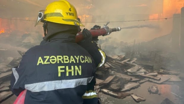 SON DƏQİQƏ! Bakıda restoran YANIR