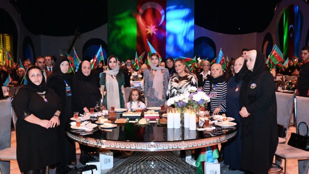 Şəhid analarının iştirakı ilə Zəfər Gününə həsr olunmuş tədbir keçirildi - FOTO