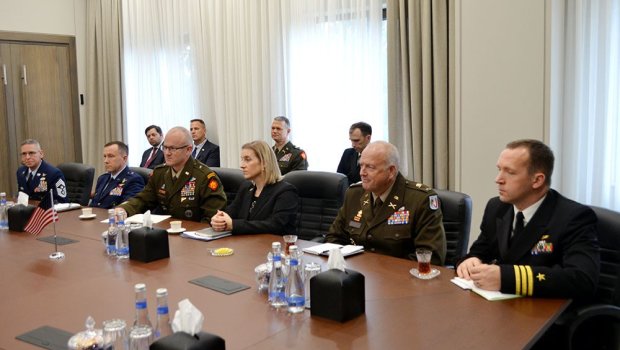 Amerikalı general Bakıda - FOTO