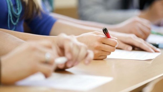 11 nəfərin üzərinə xüsusi cihaz yerləşdirib - Qəbul imtahanına keçiriblər