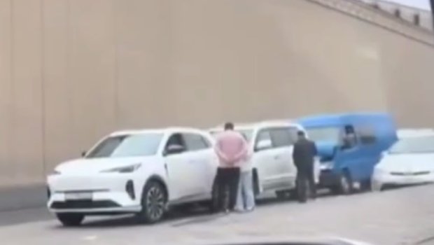 Ziya Bünyadov prospektində ZƏNCİRVARİ QƏZA – VİDEO