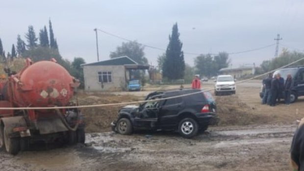 Salyanda “KamAZ”la “Mercedes” toqquşdu - Xəsarət alan var – FOTO