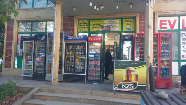 Gəncədə marketdə saxta alkoqollu içkilər aşkarlandı – FOTO