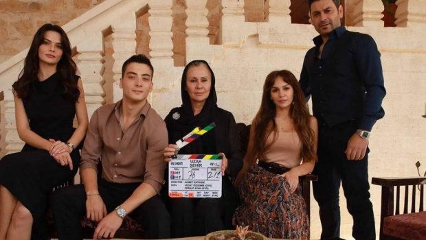 "Uzak şehir"dən gedir - FOTO