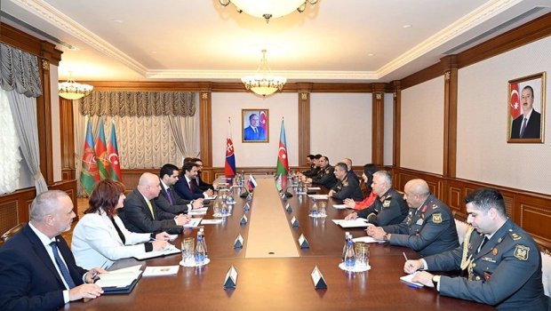 Azərbaycan və Slovakiya arasında hərbi sahədə əməkdaşlıq müzakirə olundu - FOTO/VİDEO