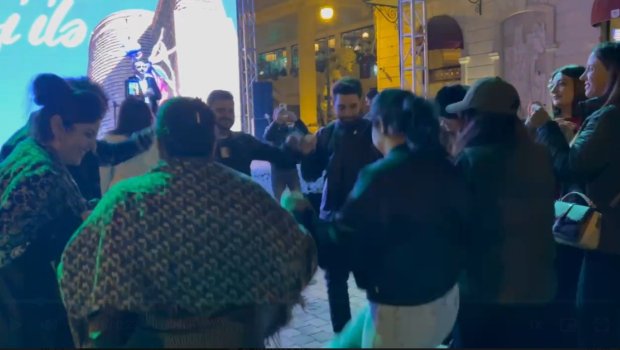 İçərişəhərdəki turistlər Zəfər Gününü belə QEYD ETDİLƏR - VİDEO