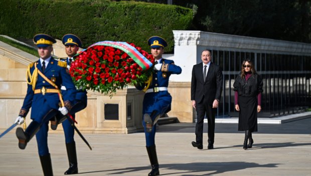 İlham Əliyev və Mehriban Əliyeva Şəhidlər xiyabanını ziyarət etdilər – FOTO