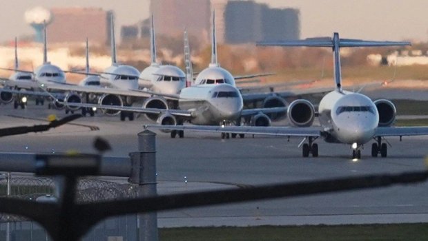 ABŞ aeroportlarında 900-dən çox reys ləğv edildi