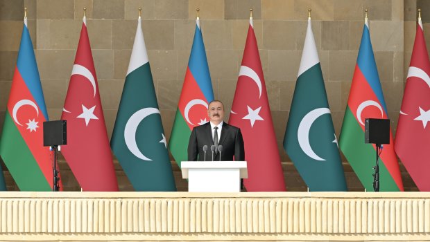 Prezident Bakıdakı Hərbi paradla bağlı paylaşım etdi - FOTO