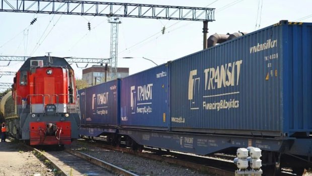 Rusiyadan yola çıxan ilk yük qatarı İran limanına ÇATIB