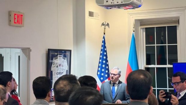 “Qarabağ”ın imzalı forması ABŞ-a qədər gedib çıxdı - FOTO