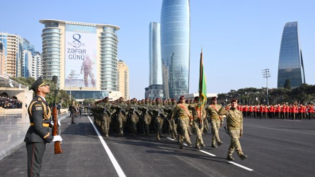 Zəfər Paradında iştirak edən yüksək səviyyəli qonaqlar - SİYAHI