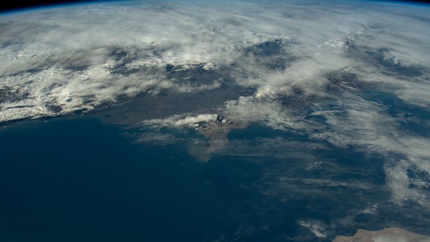 Alper Gezeravcı Zəfər Günü ilə bağlı kosmosdan FOTOLAR paylaşdı