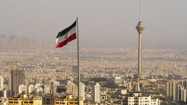 İranda məmur rüşvət ittihamı ilə TUTULDU