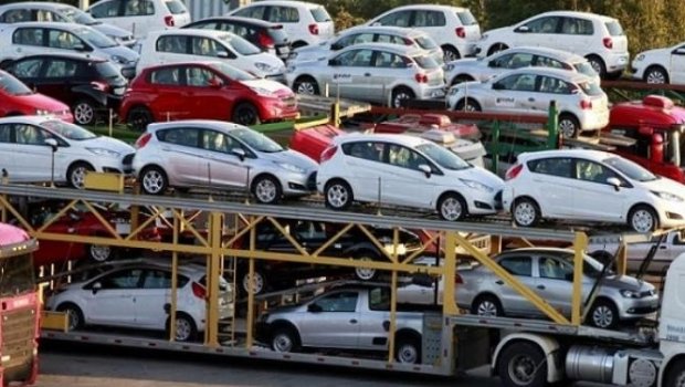 İndi alınan avtomobil 2026-ci ildə ölkəyə gələrsə, aksiz dərəcələri necə HESABLANACAQ? – VİDEO 