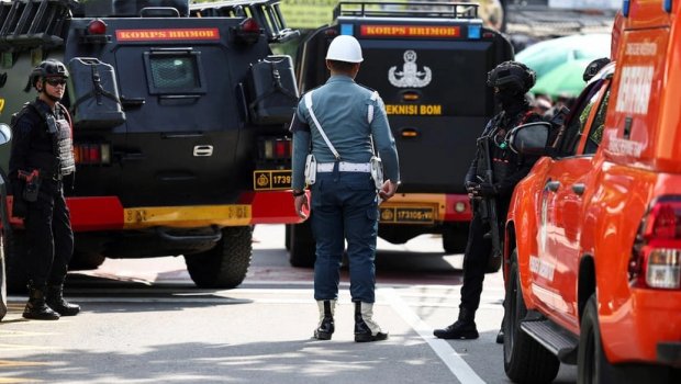 İndoneziyada məktəbdə partlayış: 96 nəfər xəsarət aldı – VİDEO