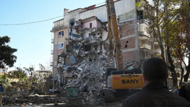 Türkiyədə səhər saatlarında silsilə zəlzələlər oldu