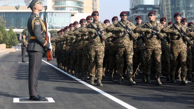 300 nəfər könüllü irəli çıxsın deyilsə də, 600 nəfərin hamısı önə çıxdı - FOTO