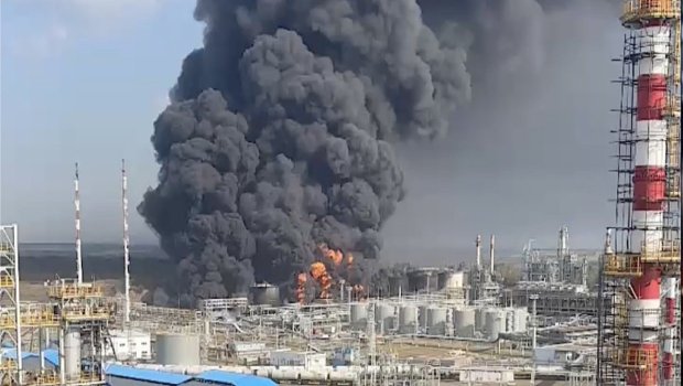 Rusiyada neft emalı zavodu YANIR – VİDEO