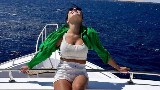 Azərbaycanlı aktrisa çimərlik geyimində - FOTO