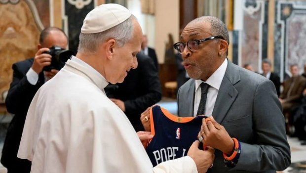 Roma Papası Vatikanda Hollivud aktyorlarını qəbul etdi - FOTO