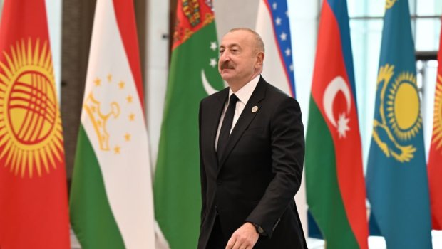 İlham Əliyev Daşkənddəki Konqres Mərkəzinə gəldi - FOTO