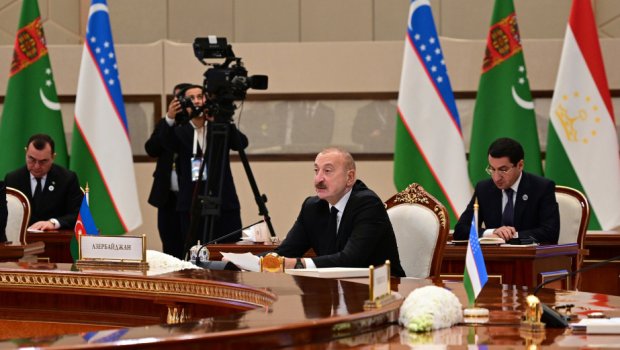 İlham Əliyev Mərkəzi Asiya Dövlət Başçılarının iclasında çıxış etdi