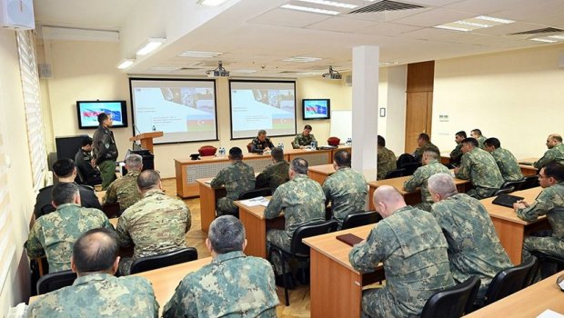 Bakıda NATO-nun mobil təlim qrupu tərəfindən kurs keçirilir - FOTO