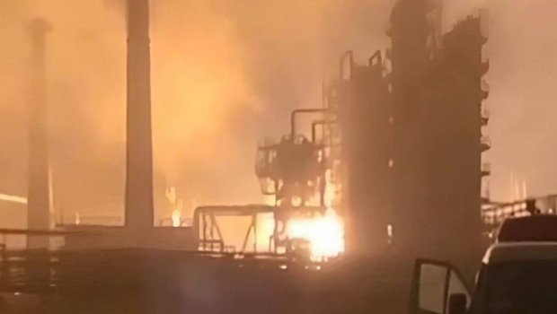 Rusiyanın ən iri neft emalı zavodu BAĞLANDI