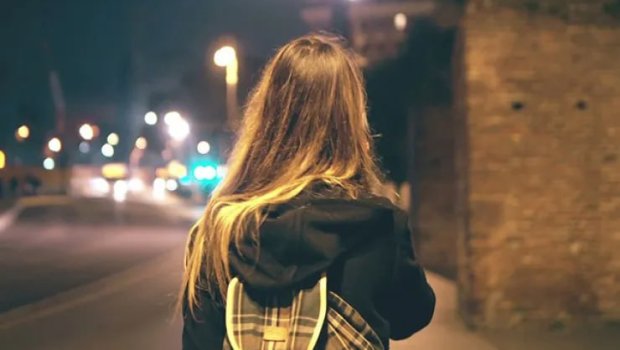 Bakıda 17 yaşlı qız YOXA ÇIXDI