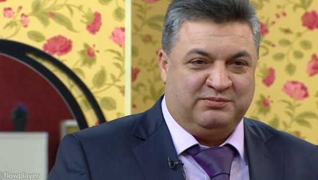 Namiq Mənadan Vüqara CAVAB: &ldquo;Üzbəüz gələndə əldən-ayaqdan gedirlər, boynuma sarılırlar, amma həyatda əsl aktyordurlar&rdquo;