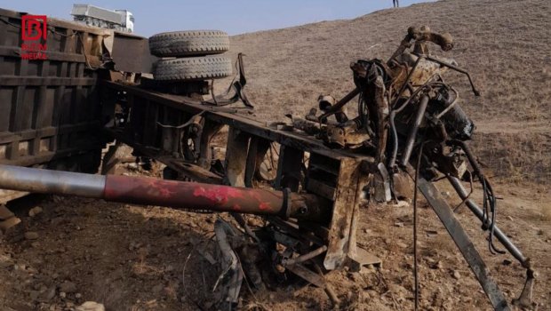 Şamaxıda yük avtomobili dərəyə aşdı &ndash; ÖLƏN VAR - FOTO/VİDEO