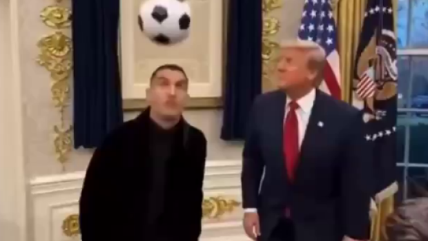 Tramp Ronaldo ilə futbol oynadı - VİDEO