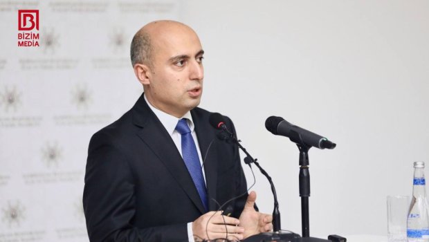 Emin Əmrullayev: &ldquo;Müəllimlərin 32 faizi 18&ndash;24 saat dərs yükü ilə çalışır&rdquo;