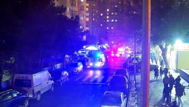 Yanğınla əlaqədar Mirəli Seyidov küçəsi istiqamətində yol bağlandı - FOTO