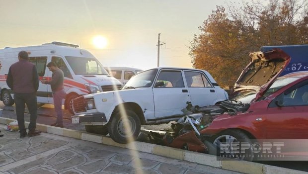 Babək rayonunda yol qəzası baş verib, ana və üç övladı xəsarət alıb - FOTO